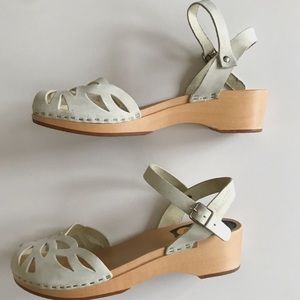 Swedish Hasbeen White Clogs size 9 Anthropologie